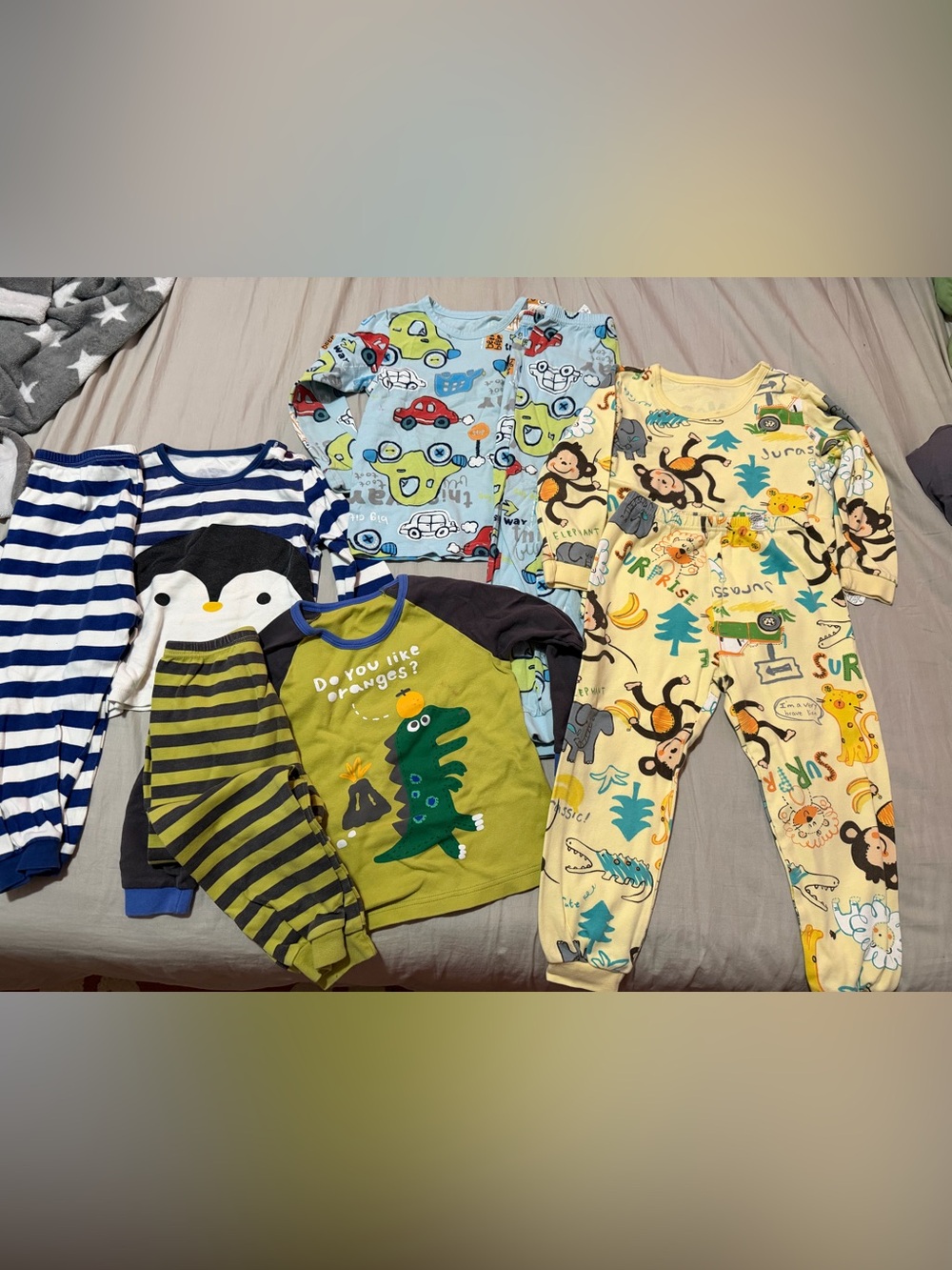 Kids Unifriend pajamas bundles size 4T/110
